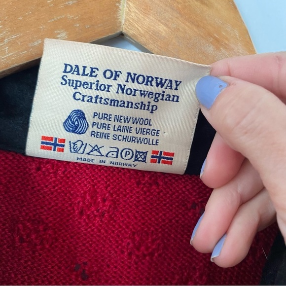 COPY - Dale of Norway Nordic Knit Pure Virgin Wool Cardigan Sweater Red Designs… - Picture 14 of 14
